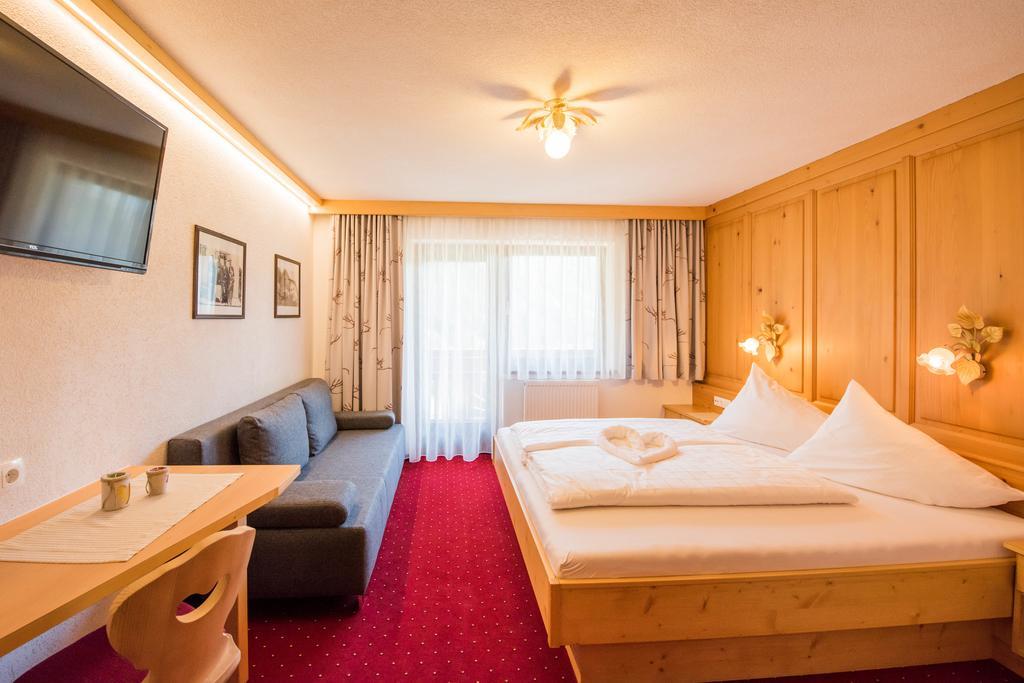 Hotel Tiroler Herz Hinterhornbach Kültér fotó