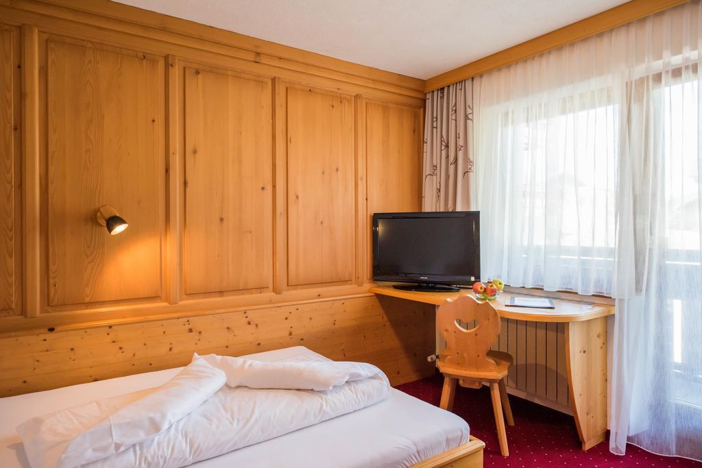 Hotel Tiroler Herz Hinterhornbach Kültér fotó