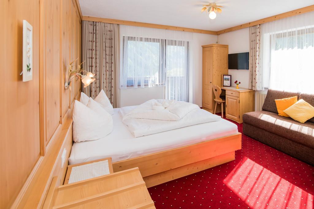Hotel Tiroler Herz Hinterhornbach Kültér fotó